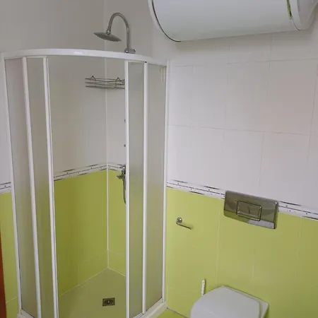 Pensión Guest Deva 3*